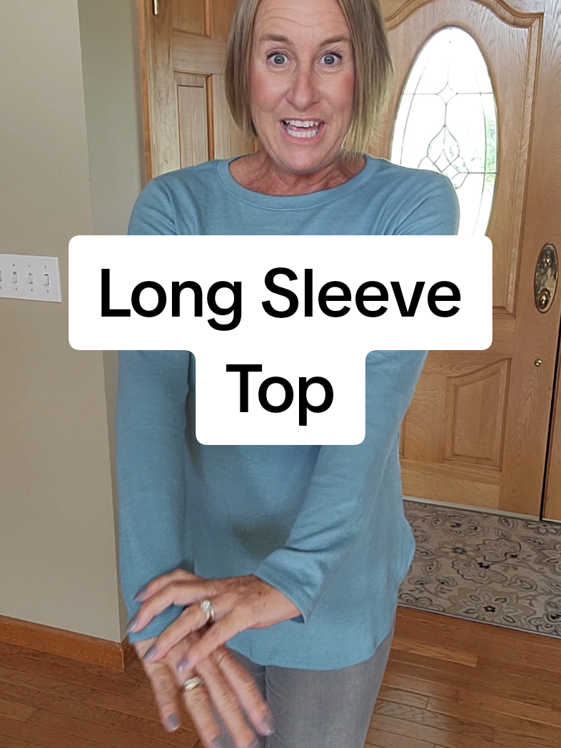Great length for leggings! #longsleeveshirt #layeringoutfits  #longshirt #fallfashion 