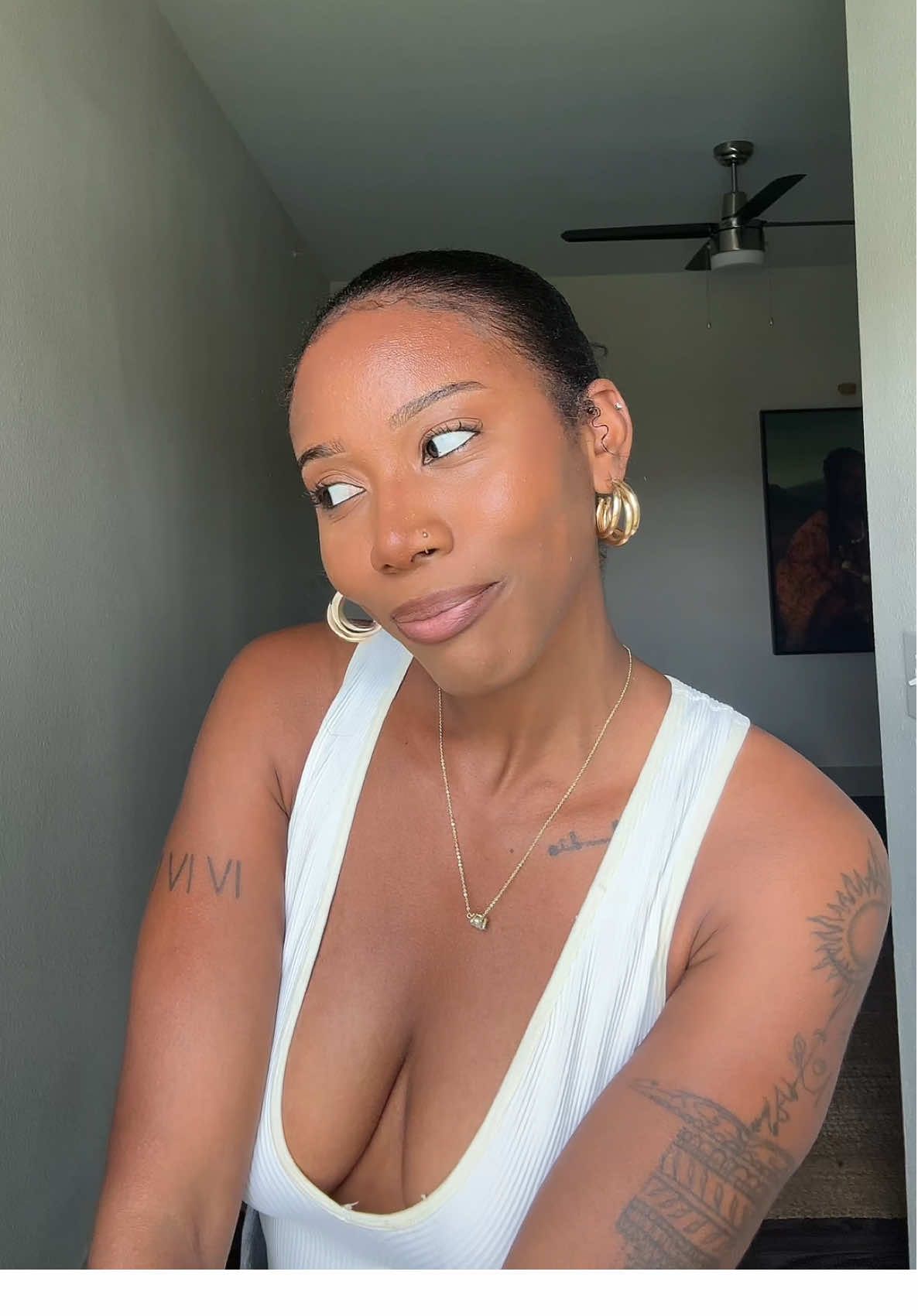 Shoutout to my big forehead girlies🤍🫶🏾 #forhead #fivehead 