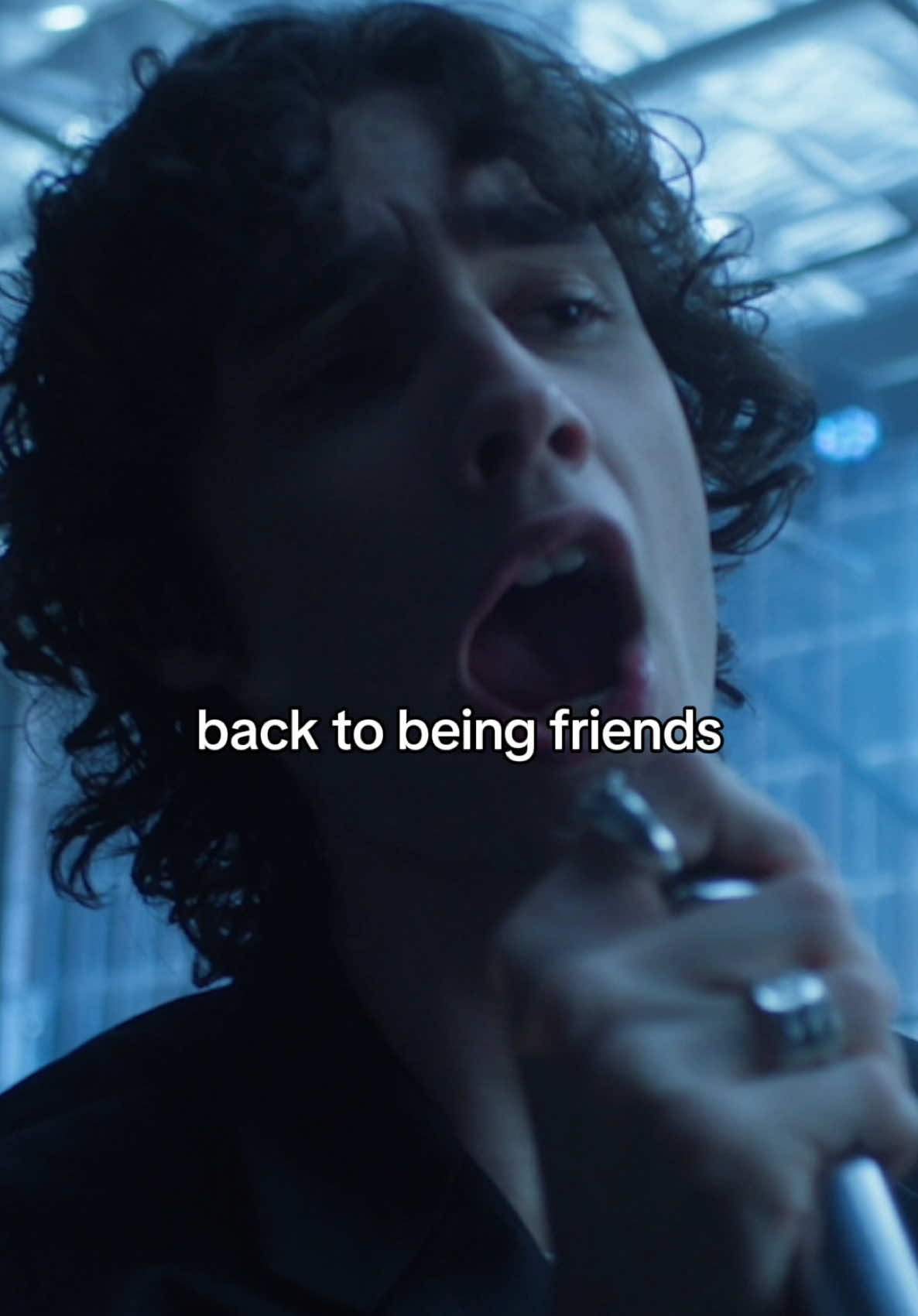 @sombr the “YEAH” gets me every time 😭 album is out sombaddies #sombr #backtofriends #mtv #ibarelyknowher #live 