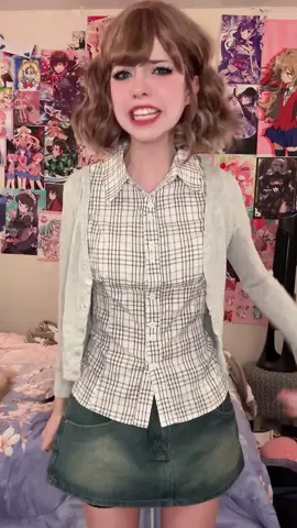I can’t take this audio seriously also what is little b doing here #clareedwards #degrassi #degrassicosplay #degrassinextgeneration #aislinnpaul 