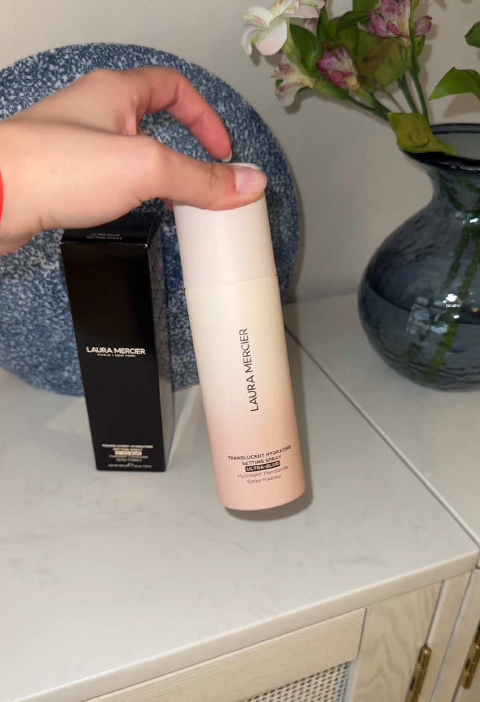 Loving the new ultra blur setting spray #fyp #lauramercier #settingspray #blurringmakeup 