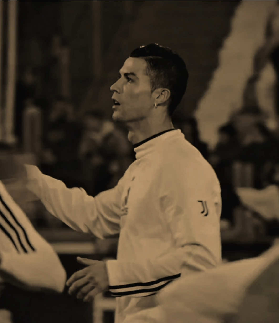 one love, two mouths #cristianoronaldo #ronaldo #fyp 