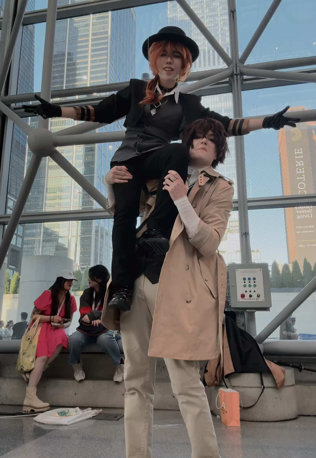 SKK VERSION!! this would be funnier if chuuya was holding up dazai but unfortunately i do not have the strength to lift a 6’ tall dude on my shoulder #soukoku #chuuya cosplay #dazaicosplay #bsdcosplay #bungoustraydogs 