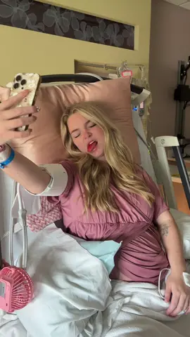 This is actually how it is when people figure out you’re in the hospital having a baby🤣❤️#pregnantlife#relatable#funny#laboranddelivery#hospital