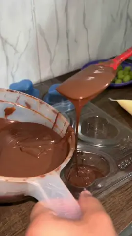Produção de Bombom de Uva para uma cliente especial que super indica a loja 💖 #bombom #uva #sobremesa #doce #confeitaria 