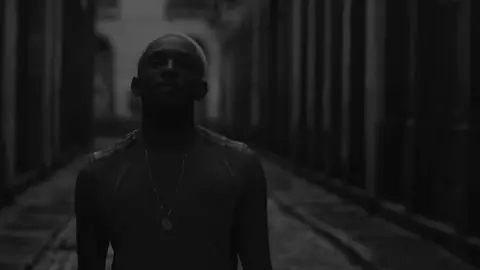 nada nessa vida compra lealdade! 12/09 #caioluccas #tipografia #lyrics #viral 
