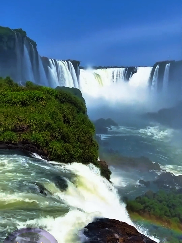 Você teria coragem de nadar aqui? #CataratasDoIguaçu #Iguazu #brasil #GargantadoDiabo #Viagem 