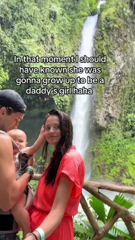 She’s always been a daddy’s girl. I just didn’t notice as much till I look back. Honestly makes me laugh.😂 #waterfall #costarica #expat ##costaricatravel##funnybaby