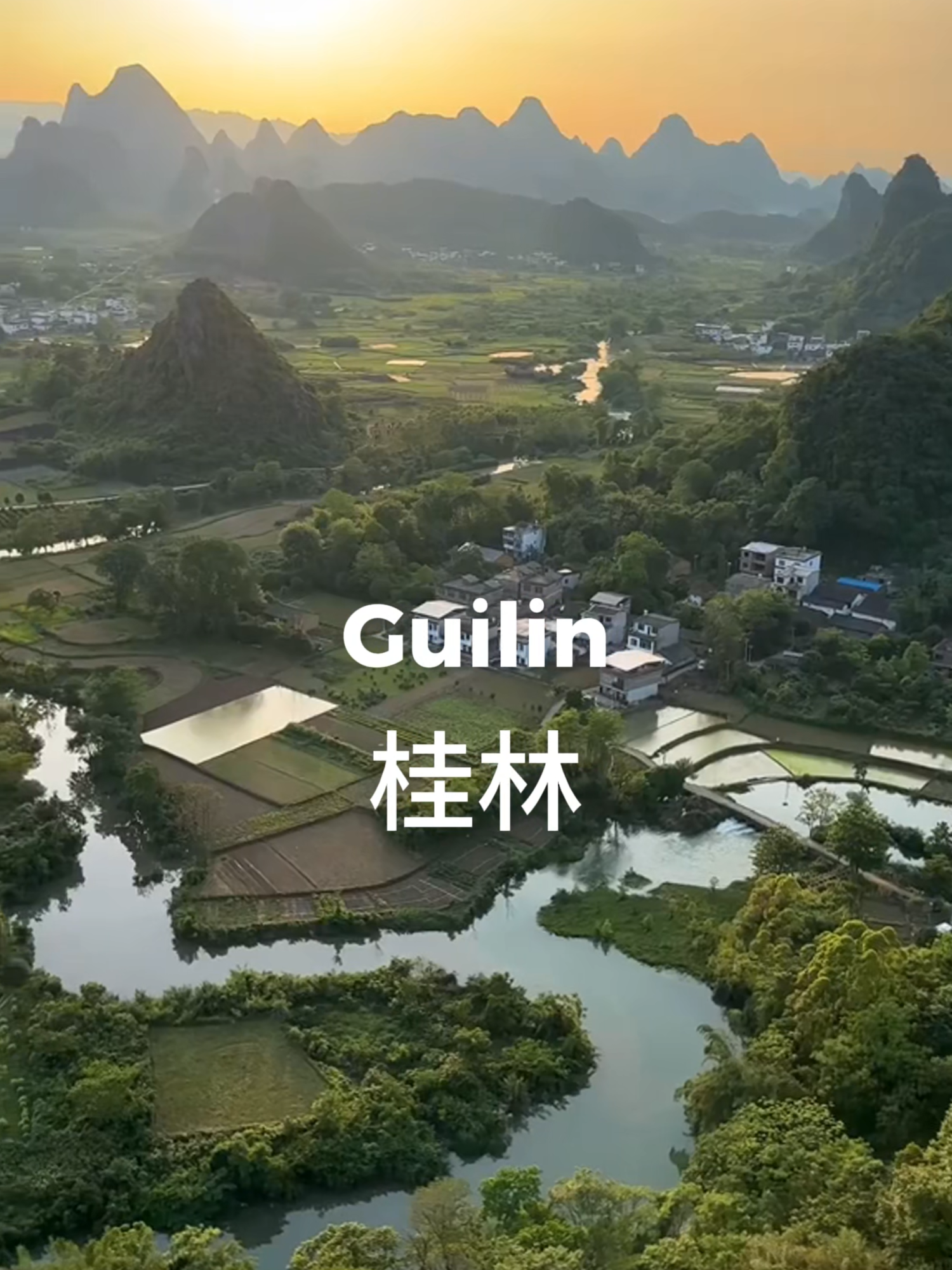 Guilin: La joya natural de China 🌄 Montañas que parecen esculturas, ríos que reflejan el cielo y paisajes que inspiran desde hace siglos. Guilin te invita a descubrir la armonía entre naturaleza, historia y cultura en cada rincón. ✨ Vive la magia de Guilin y déjate maravillar por su belleza única. #Guilin #China #ViajaChina #PaisajesDeChina #CulturaChina #BellezaNatural #Aventura