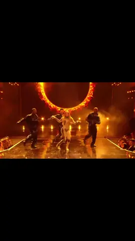 Jennifer lopez concerts aren't just performances they are full body experiences. She's a diva on stage #jlopez #jenniferlopez #jenniferlopezfan #jlo #fyvpシ 