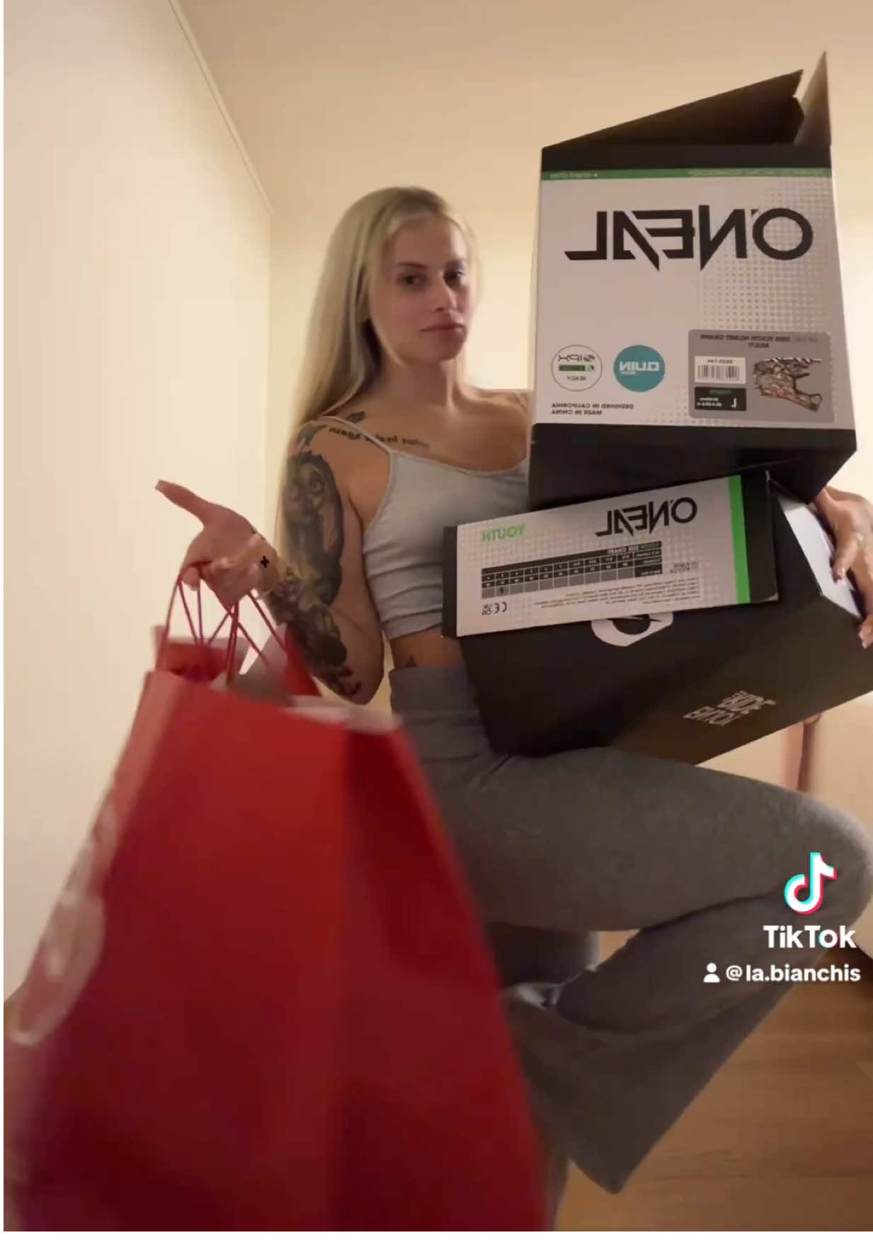 #unboxing + #tryonhaul 🏍️💅🏼