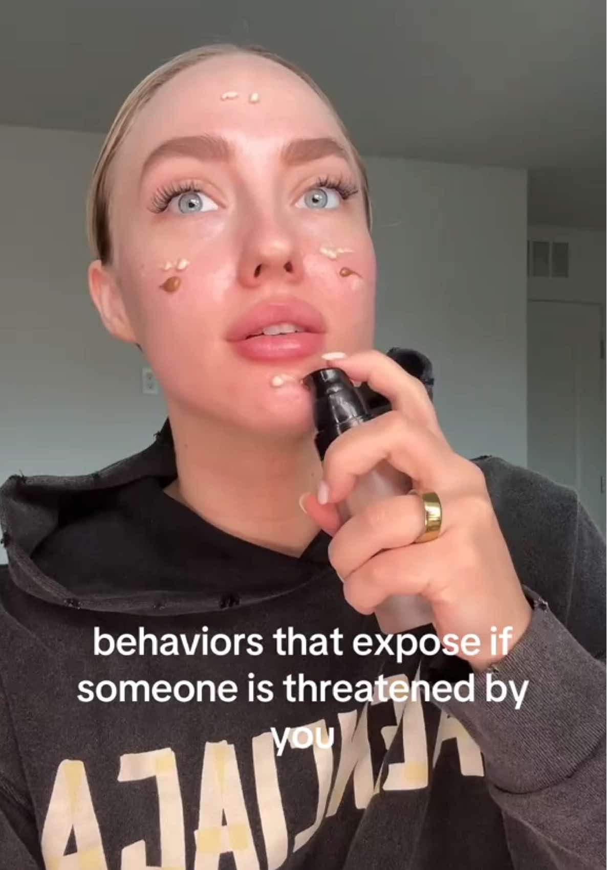 behaviors that expose if someone is threatened by you… #girltalk #advice #behavior #friendships #toxi 