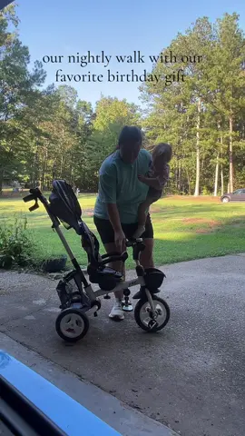 Great first birthday gift! I love gifts that grow with baby! #tricycle #pushtricycle #firstbirthdaygift 