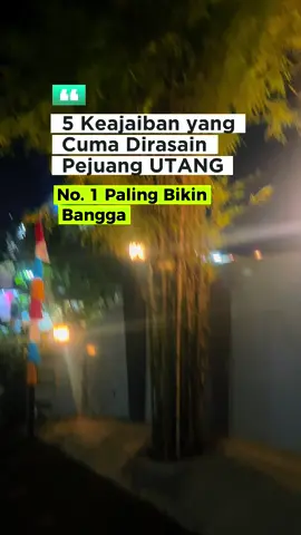 Hidup dengan utang bukanlah perkara mudah. Ada beban yang tak terlihat, namun selalu ada di pikiranmu, Ada rasa malu yang sulit diungkapkan, bahkan kepada orang terdekat, Dan ada lelah yang kamu simpan dalam diam. Namun, di tengah kesulitan itu, Allah memberikan 5 keajaiban yang hanya bisa dirasakan oleh pejuang utang: ✨ Pertama, keajaiban ketahanan. Setiap pagi kamu bangun dengan perasaan tertekan, namun tetap melangkah maju. Kamu terus bekerja, tersenyum, dan berusaha terlihat baik-baik saja. Itu bukan sekadar rutinitas—itu adalah kekuatan luar biasa yang hanya dimiliki oleh mereka yang berjuang. ✨ Kedua, keajaiban doa yang mendalam. Pada titik terendah, kamu mulai berdoa dengan tulus dari hati. Air mata yang mengalir di atas sajadah, keluhan yang hanya Allah yang mendengarnya— di saat itulah kamu sadar, doa bukan hanya sekadar ucapan, tetapi adalah kekuatan yang memberi harapan. ✨ Ketiga, keajaiban rezeki yang datang tak terduga. Meskipun terkadang rasanya tak ada jalan keluar, selalu ada cara. Kadang datangnya dari orang yang tak pernah kamu duga, atau dari pekerjaan sampingan yang kamu anggap remeh, tapi itu cukup untuk membuatmu bertahan sehari lagi. ✨ Keempat, keajaiban hati yang semakin lembut. Mereka yang pernah merasakan jatuh dalam lubang utang, pasti tahu betapa beratnya. Namun, itu membuat hatimu lebih lembut. Kamu jadi lebih peka terhadap orang lain, karena kamu mengerti bagaimana rasanya meminta bantuan dan ditolak. ✨ Kelima, keajaiban harapan yang tak pernah padam. Meski kamu merasa terpuruk, kamu masih bertahan. Kamu masih bisa membaca tulisan ini. Dan itu artinya… kamu belum menyerah. Pejuang utang, jangan remehkan keajaiban yang Allah titipkan dalam setiap perjalananmu. Karena bisa jadi, melalui ujian ini, Allah sedang mempersiapkanmu untuk hidup yang jauh lebih kuat dan bermakna. Jika kamu merasa membutuhkan teman untuk melangkah lebih tenang, Aku telah menyiapkan Workbook yang bisa menemanimu di setiap langkah perjalananmu. Klik link di bio ya !! Atau DM