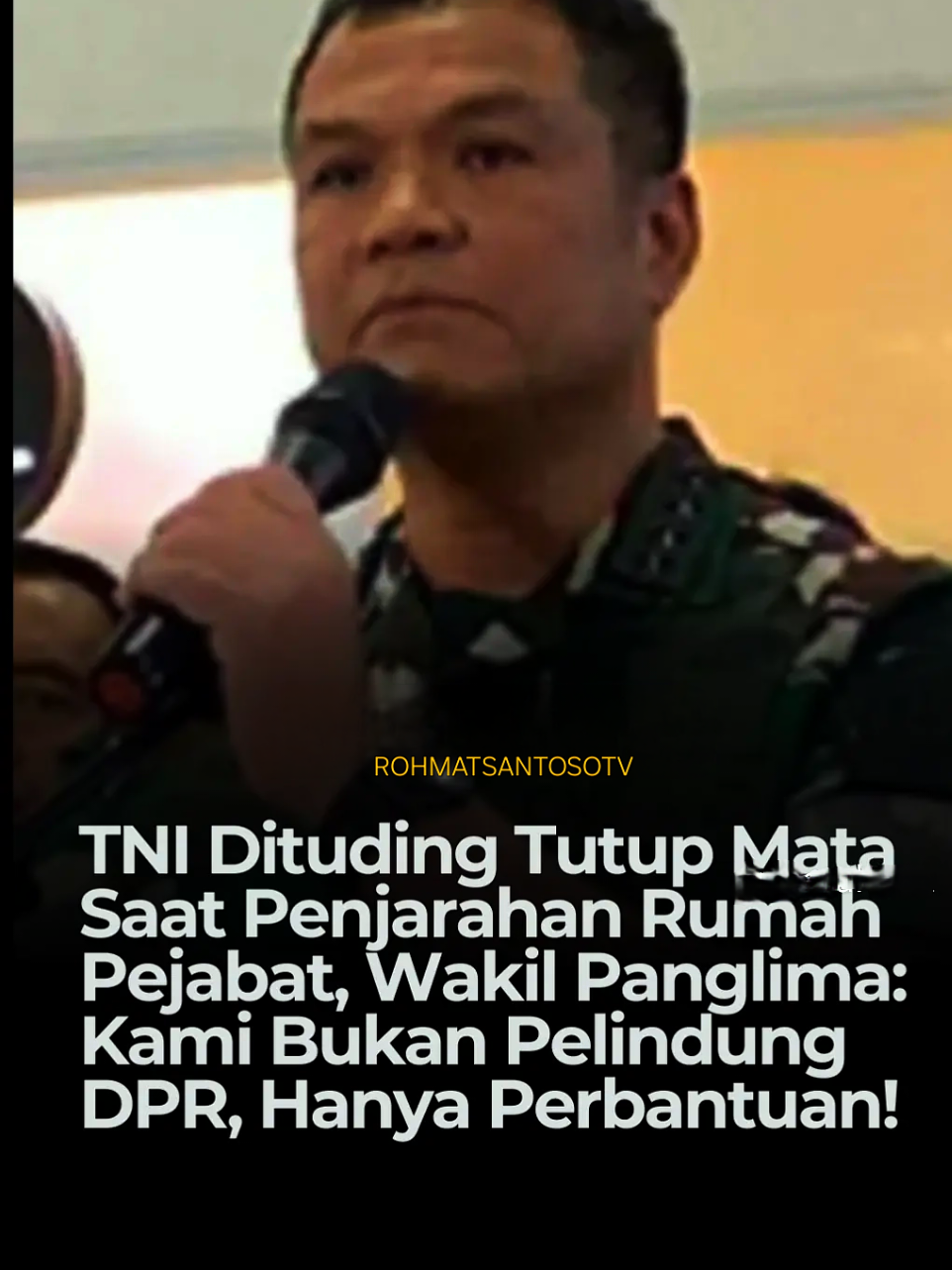 Penjarahan di rumah sejumlah pejabat dan anggota DPR RI pada 30-31 Agustus 2025 masih menyisakan tanda tanya besar. Publik menuding aparat keamanan, termasuk TNI, terlambat bertindak hingga aksi brutal massa tak terbendung Rumah Ahmad Sahroni, Uya Kuya, Eko Patrio Nafa Urbach, hingga Menteri Keuangan Sri Mulyani Indrawati jadi sasaran amuk massa. Sejumlah barang dijarah, fasilitas dirusak bahkan warga sekitar ikut terancam. Kesaksian warga Bintaro, Tangerang Selatan, mengungkap massa datang berkali-kali ke rumah Sri Mulyani. 