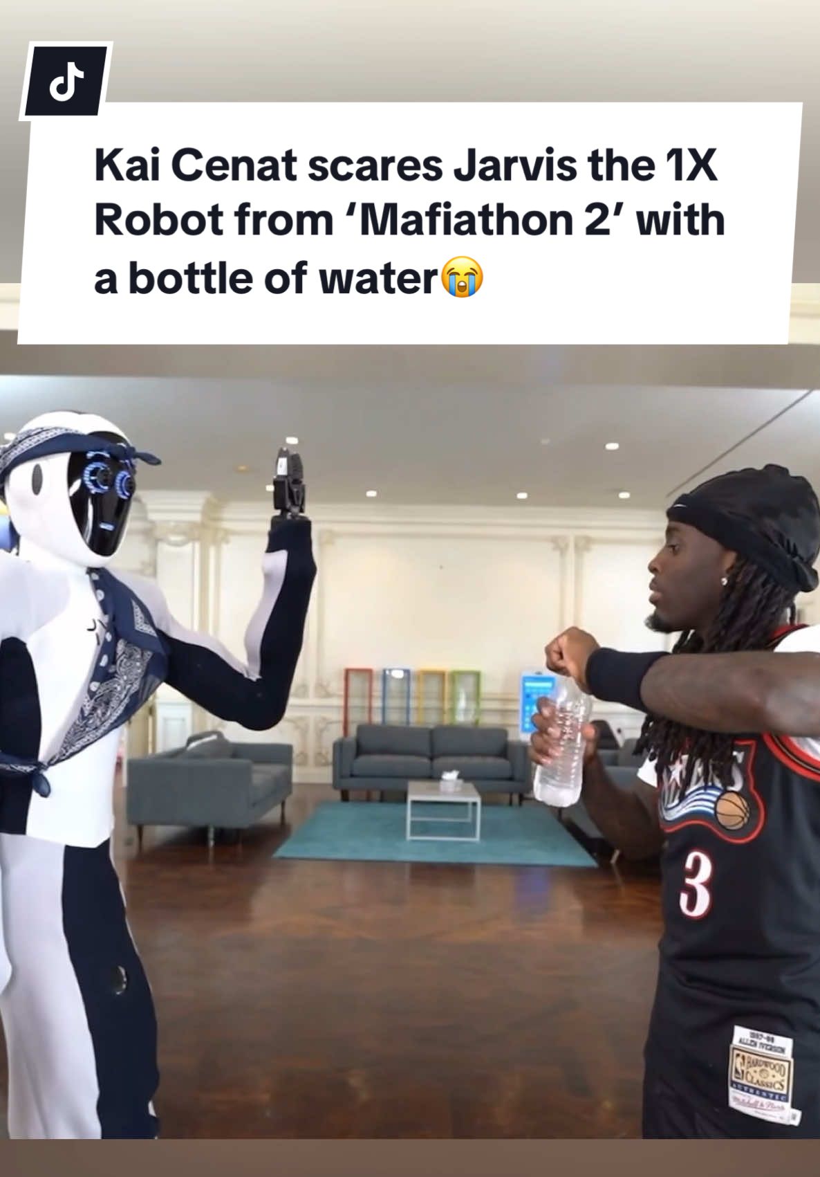 Kai Cenat scares Jarvis the 1X Robot (1X TECH) from ‘Mafiathon 2’ with a bottle of water😭 @Kai Cenat #mafiathon3 #kaicenat #robot #fyp #viral 
