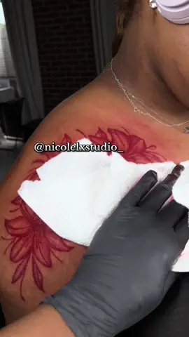 I didn’t have to wipe that many times 😂🤣 book with me @nicolelxstudio_ on instagram #houston #viral #houstontexasartist #tattootok 
