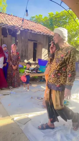 Mander olleah berokanah guruh ben syafaat deh guruh🤲😊#guru #kyai #fyp #fypシ゚viral🖤tiktok #arabicsong 