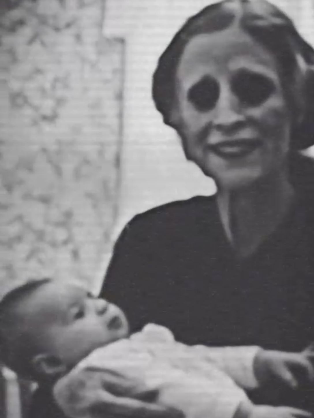 El arrullo no era de su madre… era de la abuela que ya había fallecido. 😰 #Insomnio #Fepo #podcast #terror #scary #miedoyterror #miedo #historiasreales #historiasdeterror #terrorifico #podcasts #storytime #Paranormal