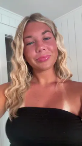 pretend my sunburn isn’t blistering 😃