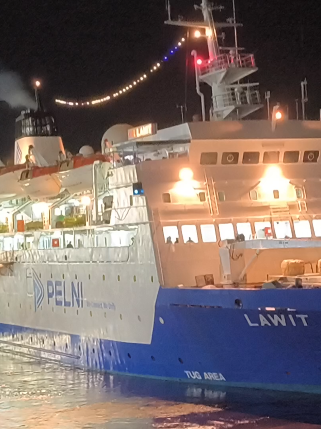 KM LAWIT klakson panjang 1X berangkat menuju semarang, baru selesai dock perawatan tahunan #kmlawit #pelni #kapalpenumpang  #pelabuhansampit #masukberanda 
