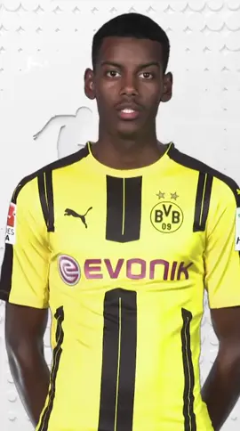 🤯🤯🤯 #bvb 's 16/17 squad was stacked with young talent, some of whom are now among the biggest names in the game 💪  #TrendingFootball #TrendingSoccer #FYP #Football #Soccer #Isak #Bundesliga #TrendingTiktok #FootballTiktok #SoccerTiktok 