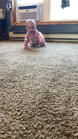 Baby Reese has officially started crawling. Why am I crying. Your growing to fast 🥺🥹❤️❤️❤️#8months#babyGirl