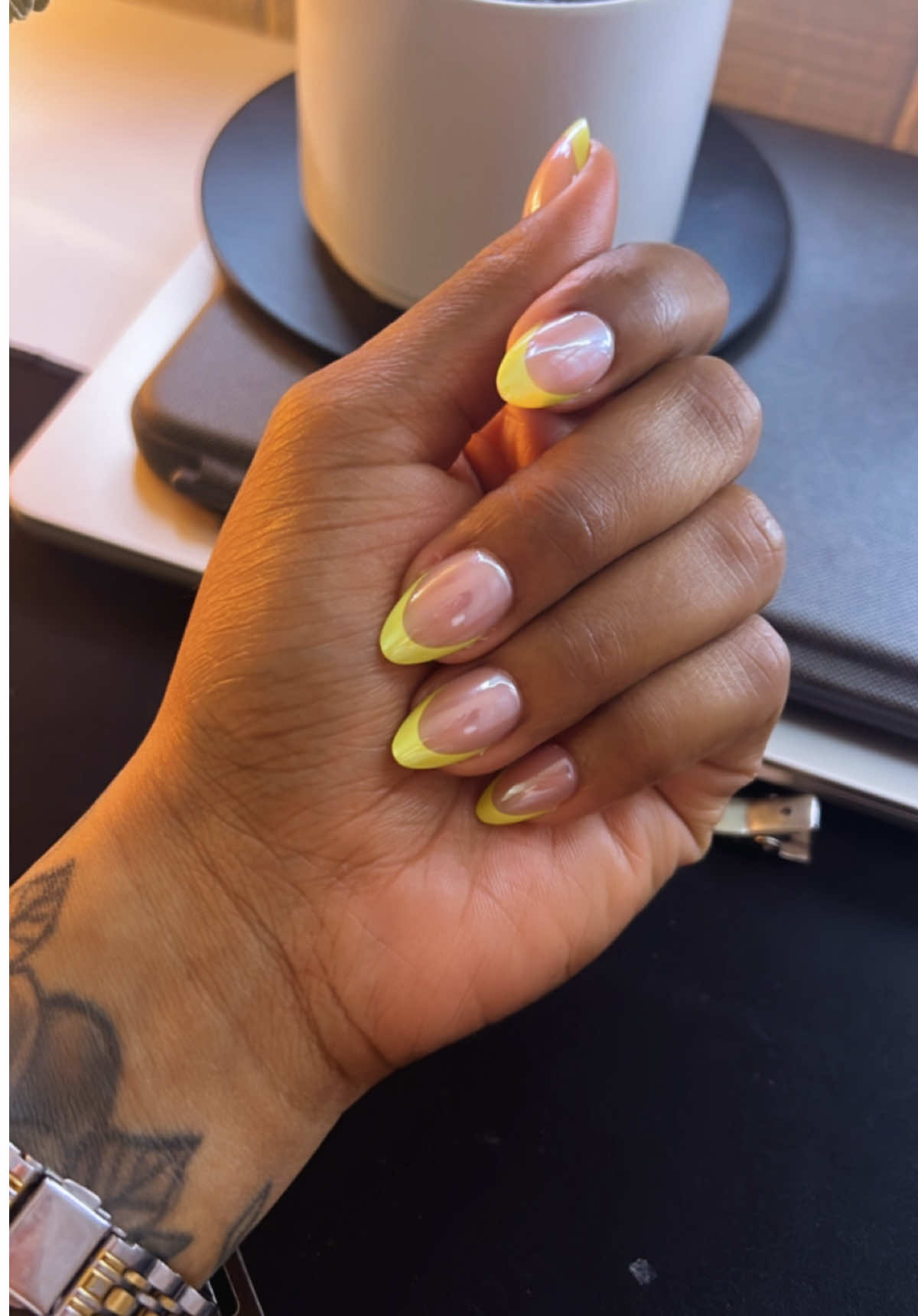 Comment a picture of your current press-on nails! I wanna see something 👀 💖 #pressonnails #nailreformation #pressons 