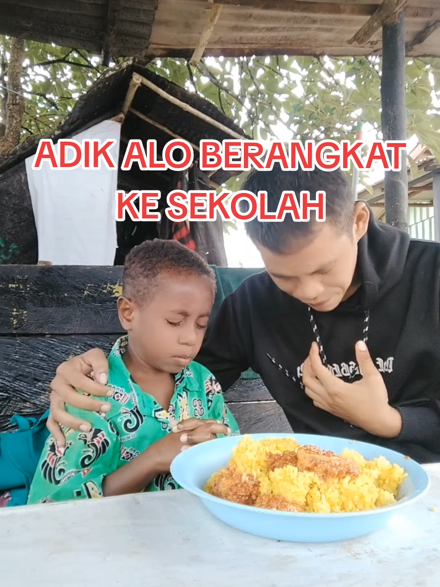 Adik alo Persiapan berangkat Sekolah.. #adikalo #Wadanpostri #yonif126kc 