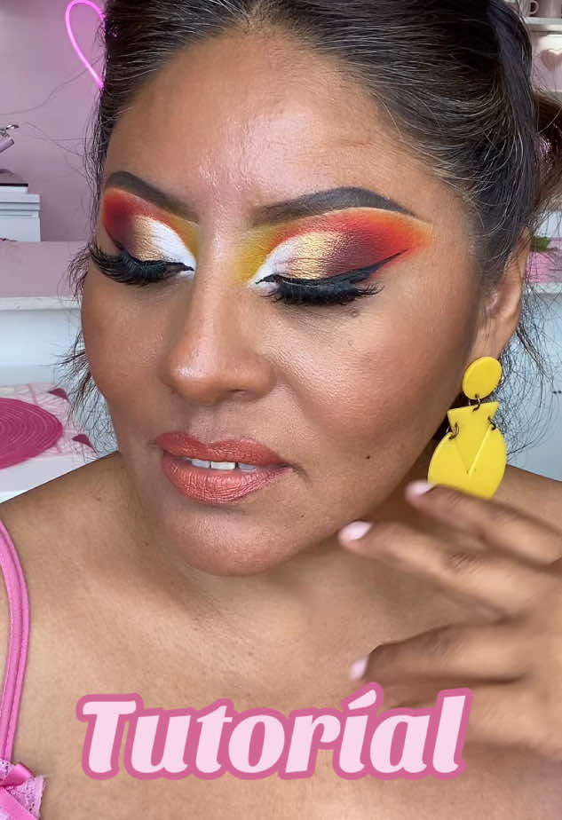 Realizamos un #tutorial #makeup #tropical 🌻 me encantó realizarlo #viral 