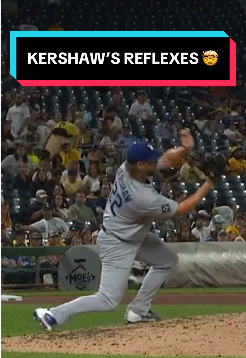 In Year 18, Clayton Kershaw still has quick reflexes 😅 #MLB #claytonkershaw #dodgers 