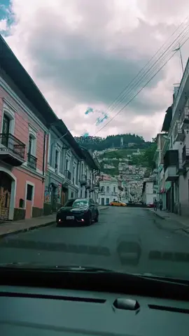 sé q en otros brazos buscas olvidarme #Música #Auto #conduciendo #viraltiktok #quito_ecuador🇪🇨 #latinmusic #roadtrip #carmusic #vibra #vallenato