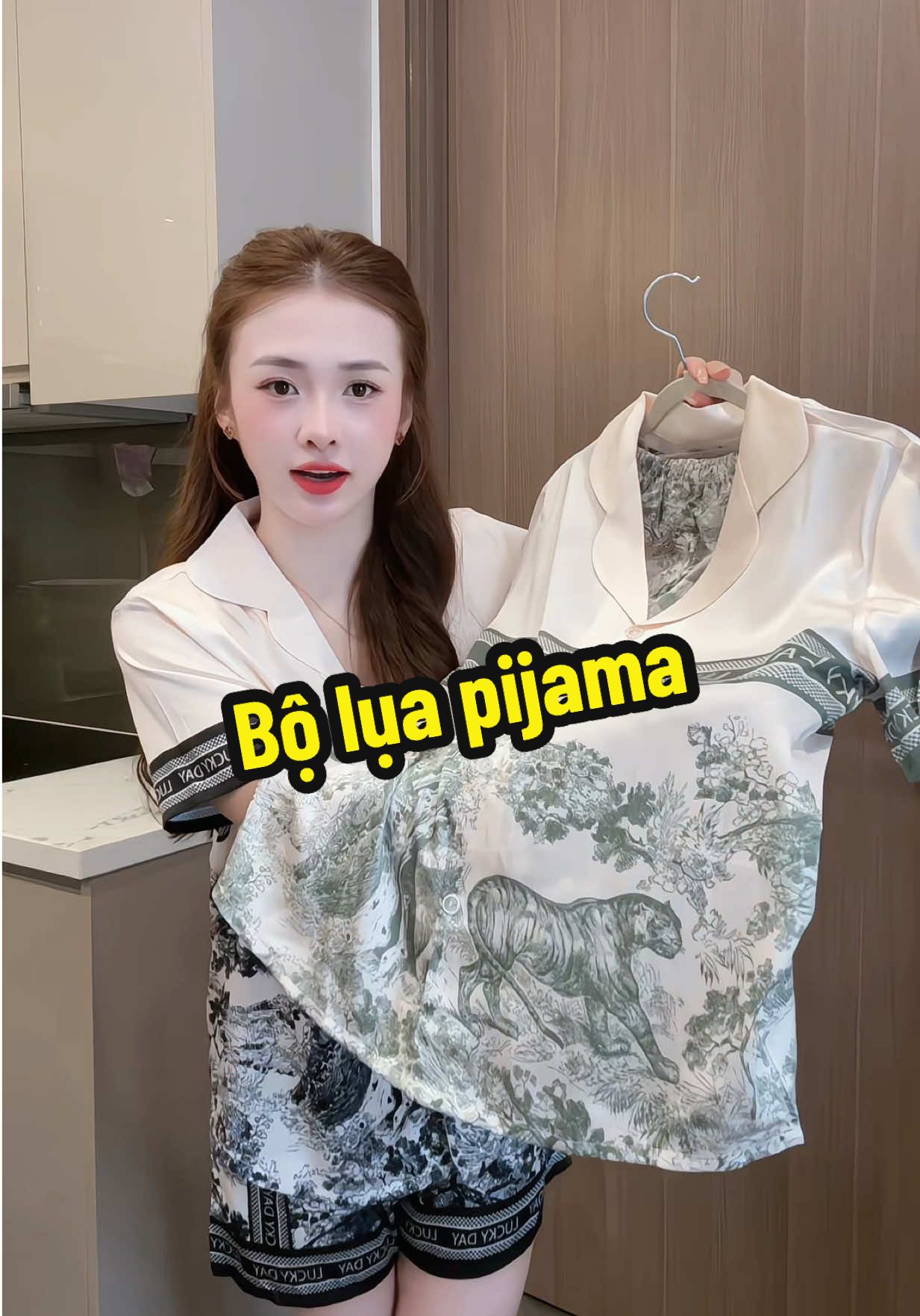 Đam mê mặc đồ bộ 😍