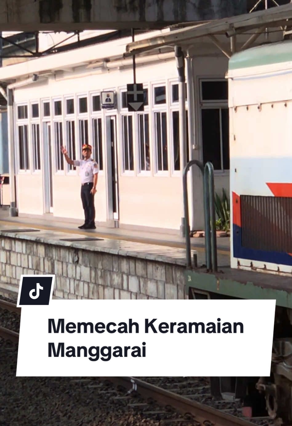 salah satu kereta yang bakal jadi list selanjutnya “NG murah dari gambir😭”, plus lokonya non puong  #keretaapi #fyp #fypage #manggarai #jakarta 