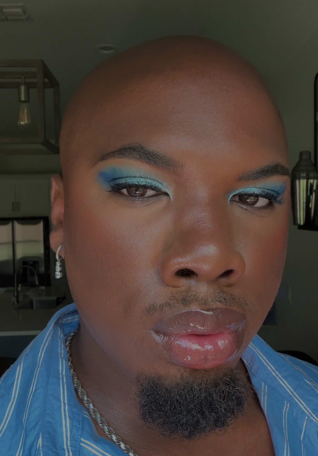 This makeup transition had me sweating Inspired by       @iamcaseydandridge@Casey Dandridge #fyp #makeuptransition #makeupinspo #trending 