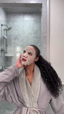 Get pampered with me with @SK-II facial mask + essence with PITERA™️  #SKIlGifted #Gifted #skincare #beauty