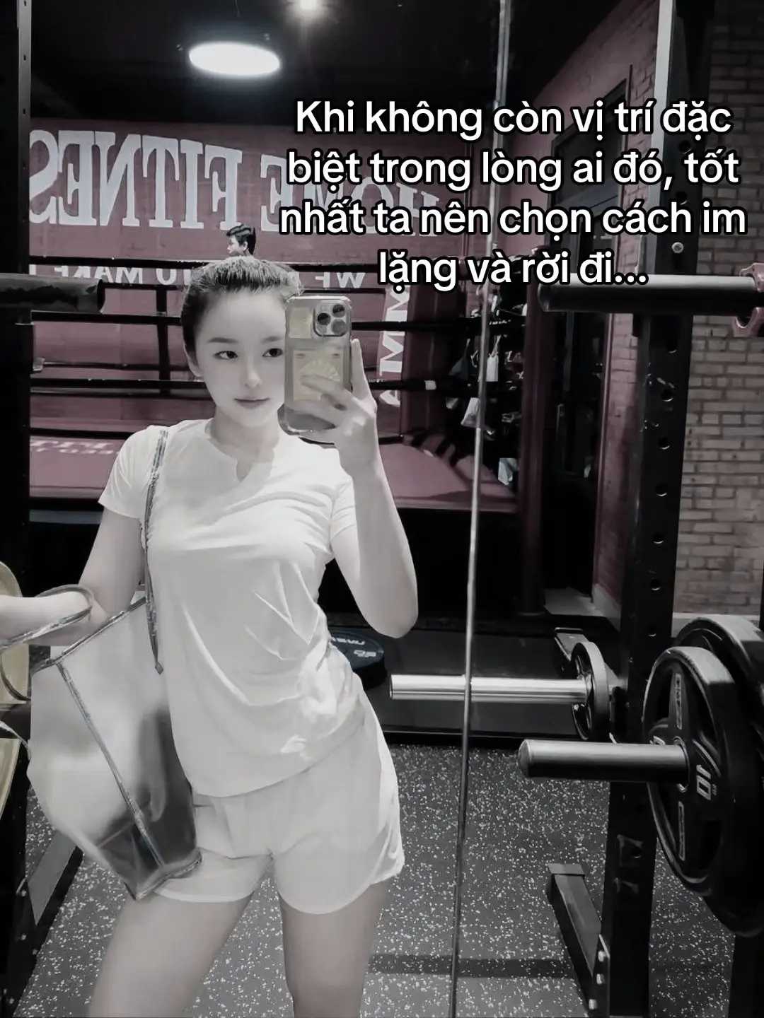 Khi không còn vị trí đặc biệt trong lòng ai đó, tốt nhất ta nên chọn cách im lặng và rời đi...