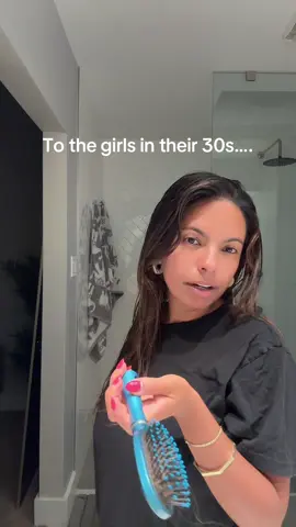Am i alone or?? What motivates YOU? #thirtysomething #girlssupportgirls #dirtythirty #therapysessions #coffeetalk 