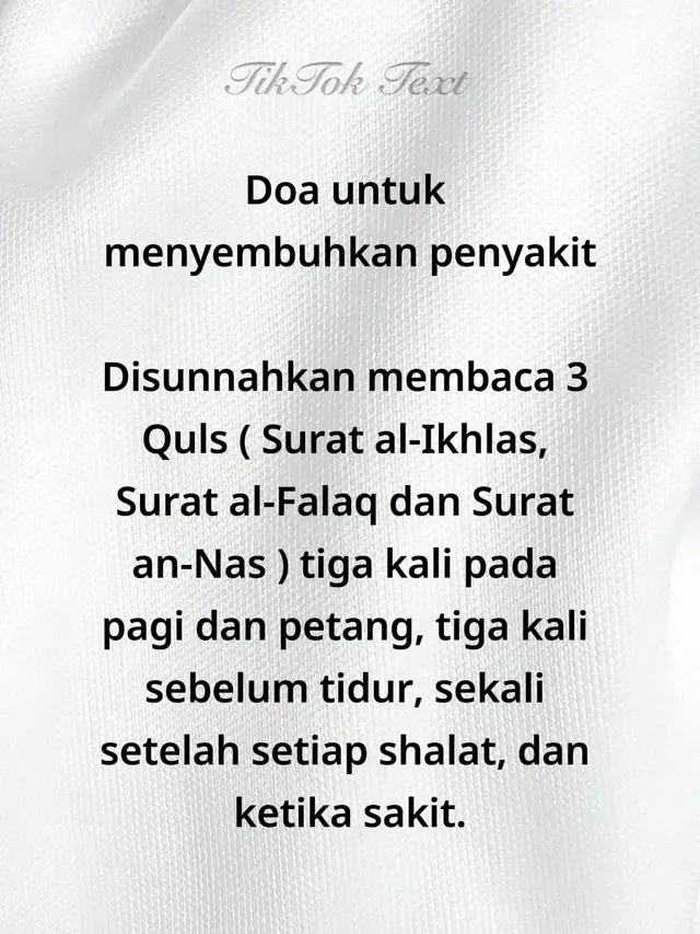 itu langsung sembuh tidak baca surah tersebut hanya meringankan bagian yang sakit selebihnya ya konsultasi ke dokter Membaca Surah Al-Ikhlas dapat membantu kesembuhan penyakit sebagai bagian dari ikhtiar ruqyah dan zikir, bukan sebagai obat langsung. Nabi Muhammad SAW membiasakan membaca Surah Al-Ikhlas, Al-Falaq, dan An-Nas dengan meletakkan tangan pada bagian tubuh yang sakit saat beliau merasa sakit. Selain itu, membaca Surah Al-Ikhlas 100 kali pada saat sakit yang menuju kematian dapat memberikan keutamaan seperti terhindar siksa kubur, diluaskan dan diterangi alam kuburnya, serta diizinkan masuk surga pada hari Kiamat.  Cara Membaca Surah Al-Ikhlas untuk Penyembuhan Letakkan tangan di bagian tubuh yang sakit .  Baca 
