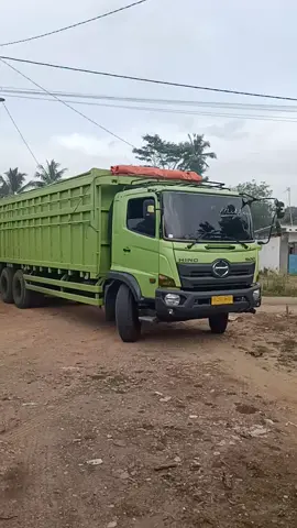 #driverindonesia #hino500 #driverlampung #fypシ゚viral #drivermudapunyacerita 