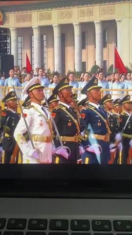#Indonesia #Jakarta #china #中国阅兵 Pada saat ini, di Indonesia, hatiku selalu menginginkan negara asalku.这一刻，在印尼，心系祖国，向着祖国的方向。