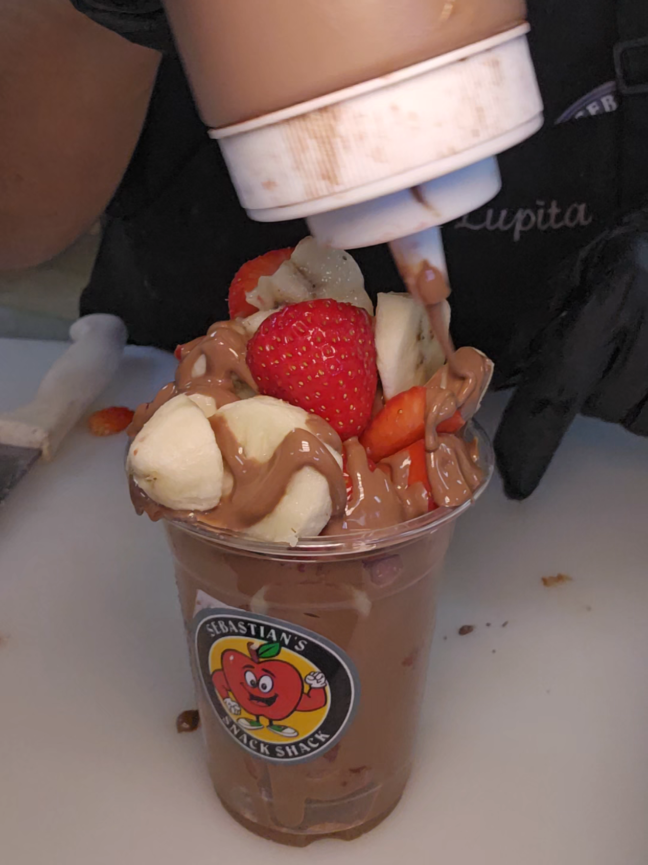 #sebastiansnackshack #chocolatecoveredstrawberries #Strawberries #Chocolate #banana 