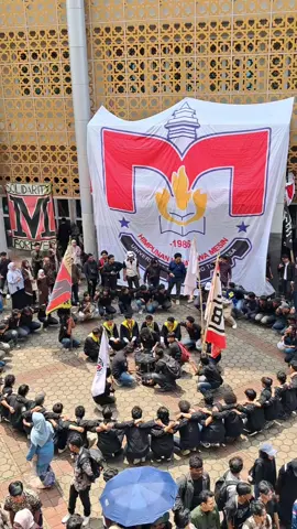 nih yang pada minta mentahan #teknik #wisudauntirta #fyp #fakultasteknik 