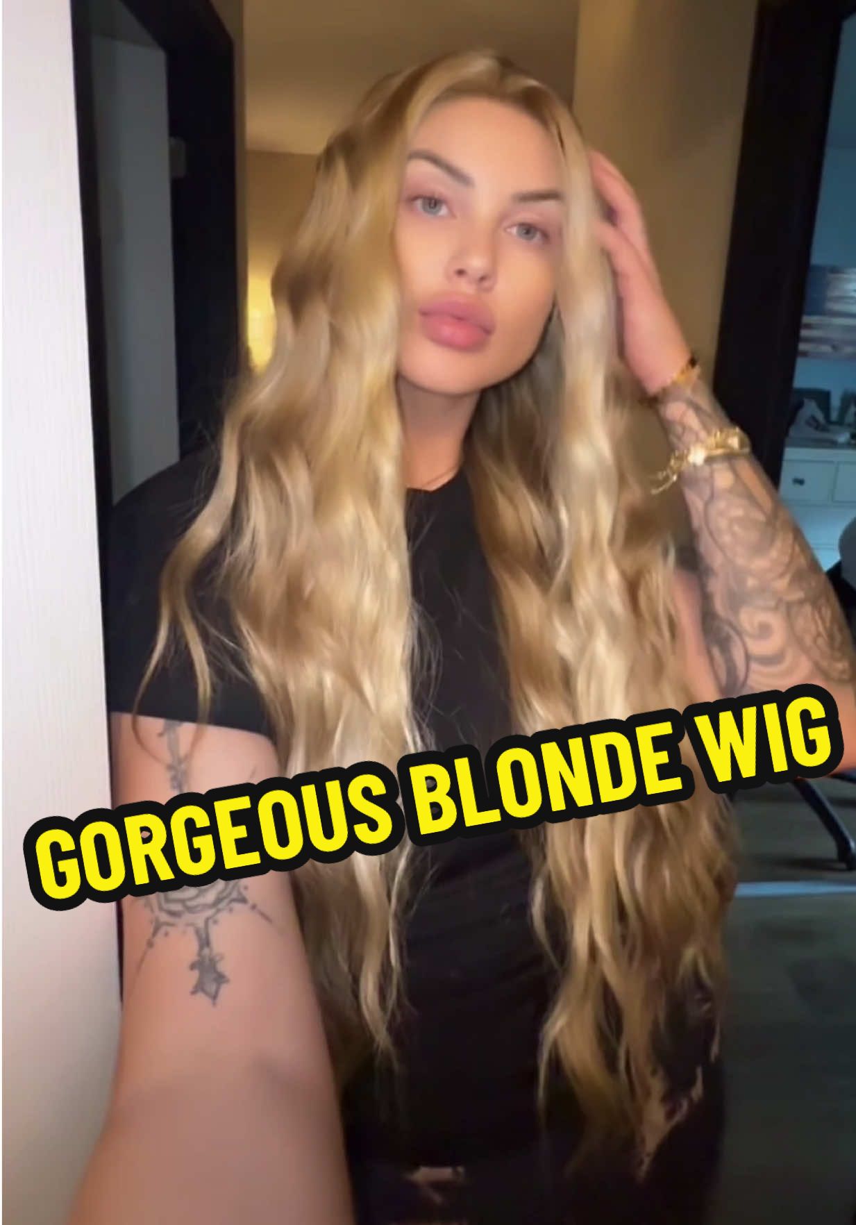 Insanely smooth and beautiful #fyp #blondewig #wigstyling #wigtok #blondes 