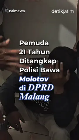 Seorang pemuda berinisial YAP (21), warga Karangploso, Malang, ditangkap setelah kedapatan membawa bom molotov di sekitar gedung DPRD Kota Malang pada Senin (2/9/2025) malam. 