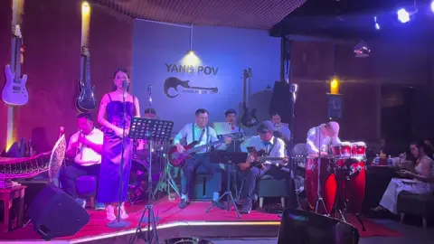 Oldies Classic Band Restaurant. Nice Place. Recommended #cambodia🇰🇭 #oldschool #traditional #classicalmusic 