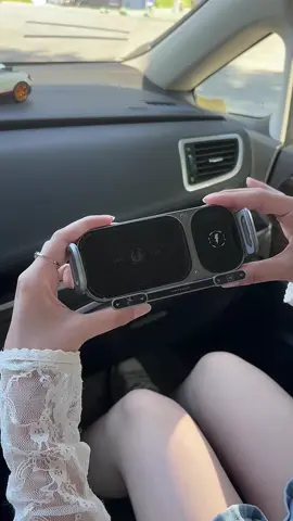 This car mount delivers an exceptional delivery experience.#LanguageLearning #wirelesscharging #carmount #carphoneholder #tiktokshop 