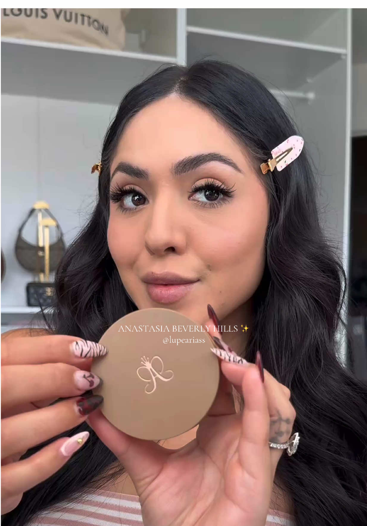 @Anastasia Beverly Hills bronzer free gift with purchase ✨  #anastasiabeverlyhills #abh #ttsbeautybesties #fyp #fypシ 
