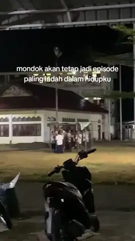 di pondok memang tidak indah hal percintaan,tapi pondok gak pernah gagal hal pertemanan. #fypシ゚ #pesantren #santripondok #santri #fyp 