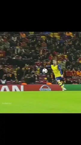 They mastered the art of powerful shooting leaving defenders hopeless💤#footballtiktok #fytシ #videoviral @real Madrid fans✉️🇪🇦🇪🇦💤⬜️ 